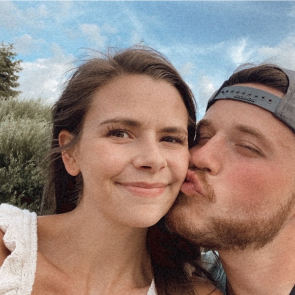 Meet your Posher, Emily - Picture 1 of 5